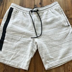 AMERICAN EAGLE SHORTS Size Large